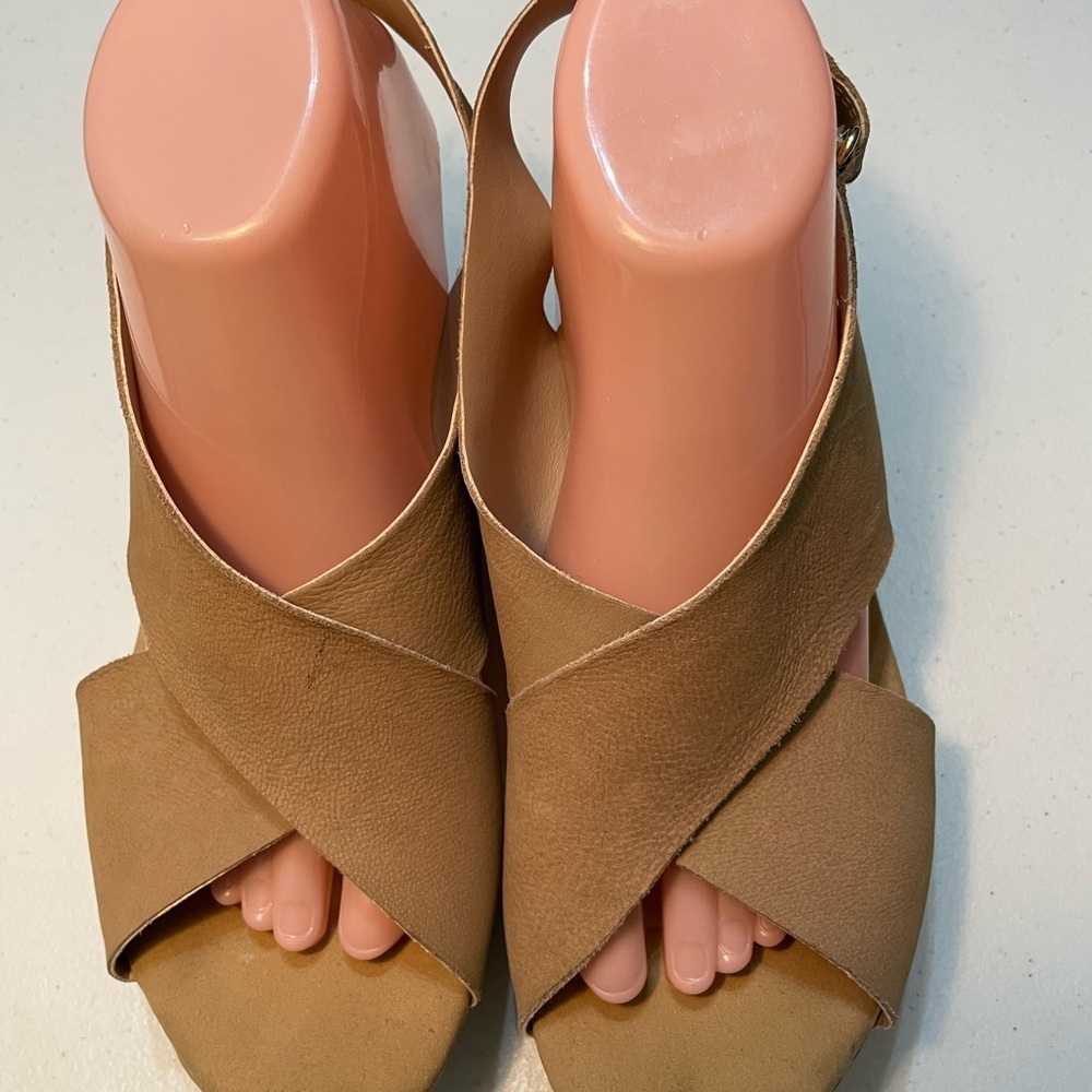 Clarks Collection Tan Women's Sandals Size 11M SB-V (Nov)